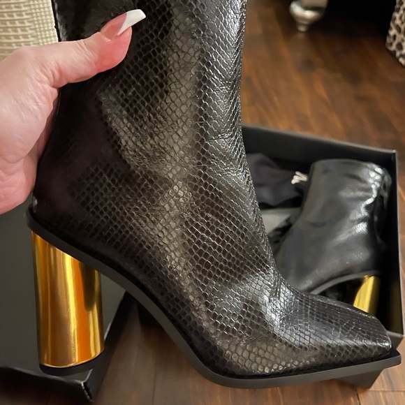 Just Cavalli Black Snake Effect Leather W/ Gold Heel, Square Toe NW in Box 39 - Picture 4 of 6